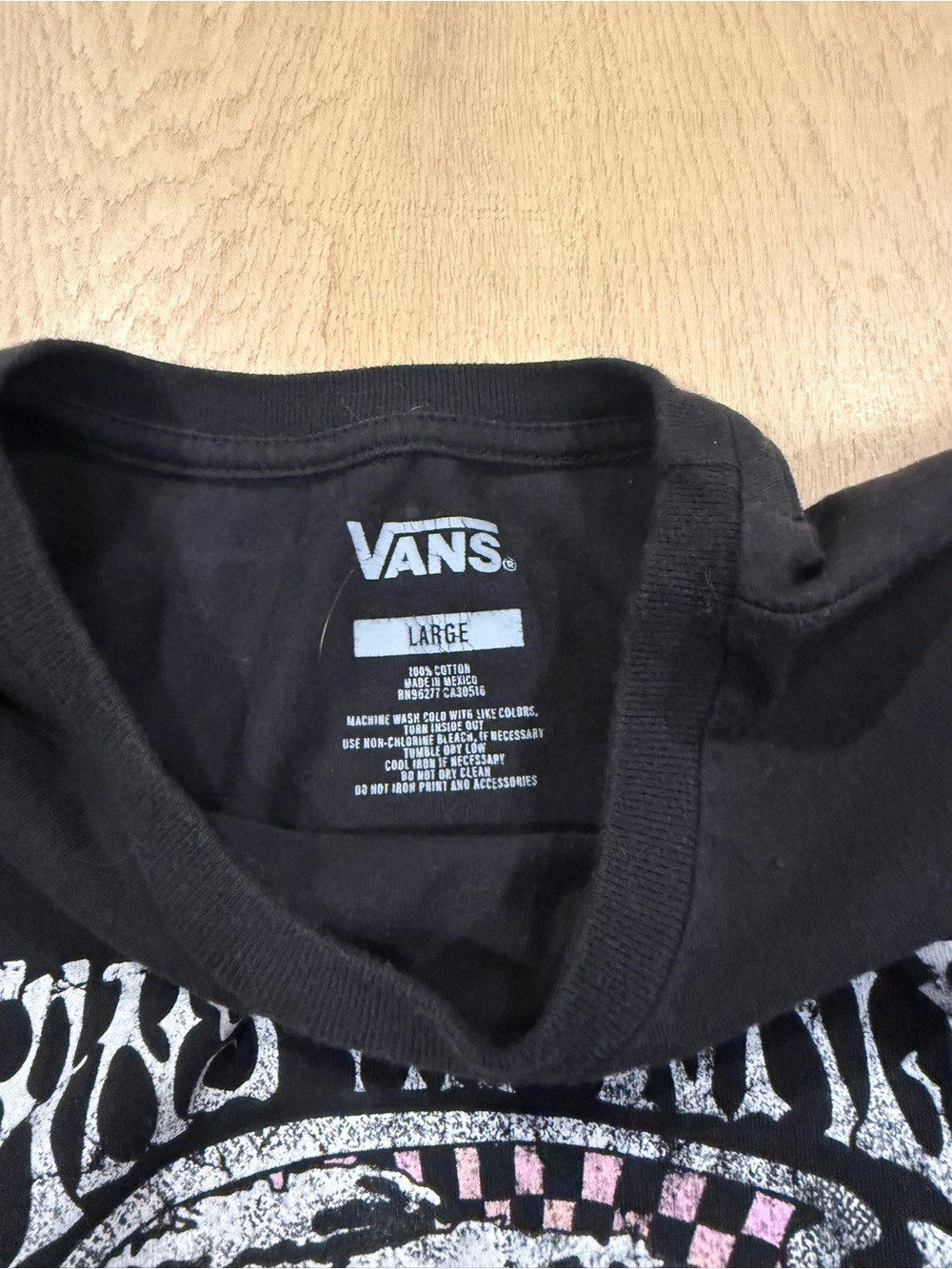 Vans Women’s Black Graphic Tee - Picture 3 of 3